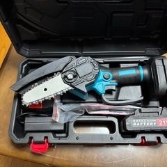軽量 パワフル 充電式チェーンソーの画像