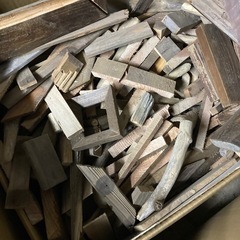 決まりました　非対面可能　薪　廃材　木材　端材　流木乾燥済　木製パレット端材　薪ストーブ　キャンプファイヤー　焚き火などの画像