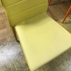 【ジャングル深井店】★スタキングチェア  イエロー家具 簡易クリーニング済 堺市（中区 堺区 東区 西区 南区 北区）和泉市 河内長野市 富田林市 松原市 狭山市 深井 【FU2891】の画像