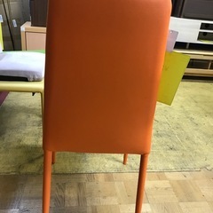 【ジャングル深井店】★スタッキングチェア オレンジ 家具 簡易クリーニング済 堺市（中区 堺区 東区 西区 南区 北区）和泉市 河内長野市 富田林市 松原市 狭山市 深井 【FU2890】の画像