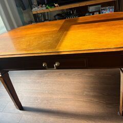 マルニ製コーヒーテーブルの画像