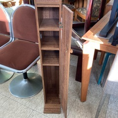 【ジモティー割引で最大15％OFF⭐️】スリム収納棚 ブラウンの画像