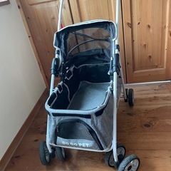 ペットカート　折りたたみ可能
の画像
