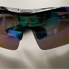 FERRYのスポーツサングラスの画像
