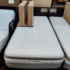 【愛品倶楽部柏店】ニトリ シングルベッド 2台SET 引出し収納付き (Nスリープ プレミアム 分割2層 P2-CR) フレーム＆マットレスSETの画像