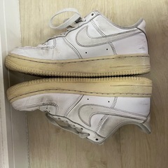 NIKE ナイキエアフォースワン スニーカーの画像