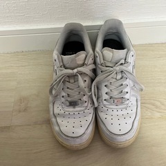 NIKE ナイキエアフォースワン スニーカーの画像