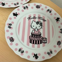 ハローキティ3枚の皿の画像