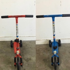 h-209岐阜発　DELUXE SUPER 子供用/キックボード/キッズスクーター/2個セット/中古品/サビ、キズあり　R6 10/2の画像