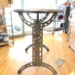 アイアン ガーデンテーブル 薔薇の画像