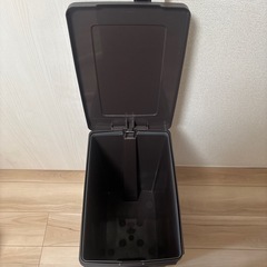 足で開けるゴミ箱　45リットルのゴミ袋に最適　の画像