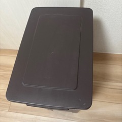 足で開けるゴミ箱　45リットルのゴミ袋に最適　の画像