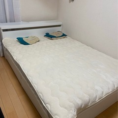 ダブルベッド 収納付き ホワイトの画像