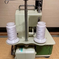 ロックミシン2台の画像
