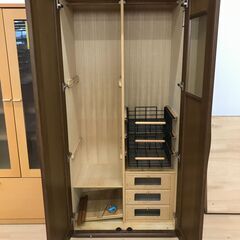 A-527【リユースのサカイ野々市店】ジモティ来店特価‼ ワードローブ 桐製家具 木製 クリーニング済みの画像