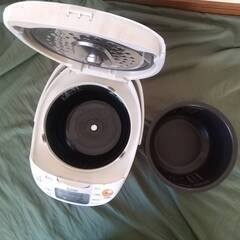 MITSUBISHI　三菱電機　炊飯器　IHジャー炊飯器　NJ-NH106-W　5.5合炊　2016年製の画像