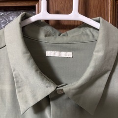 メンズ　GU　シャツ　Lの画像