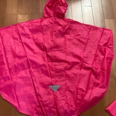【キッズ】アウトドア　レインコート　ポンチョタイプ　ピンク　130cmの画像