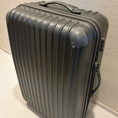 キャリーケース　グレーの画像