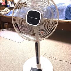 ここひえ と扇風機　合計３台　東芝・日立の画像