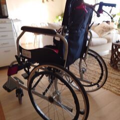 【新品】車椅子の画像