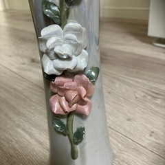 花瓶　バラの画像