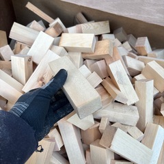 杉角材　端材　10cmくらいの画像