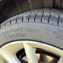 レクサス　CT200 バージョンC 車検残1年　タイヤ新品(交換後2ヶ月)　小さな高級車の画像