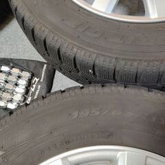 スタッドレスタイヤ+アルミホイール4本セット195/65R15の画像