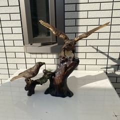 鷹　　置物　　鉄製の画像
