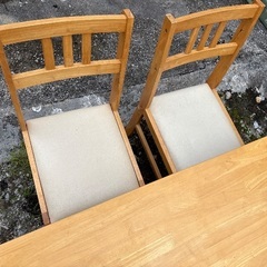 ダイニングテーブル4脚つき(一旦停止)の画像
