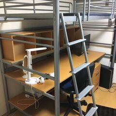 ロフトベッド　机と棚付きの画像