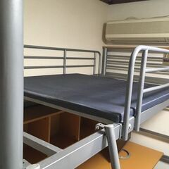 ロフトベッド　机と棚付きの画像