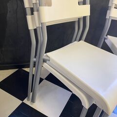 スタッキングチェアの画像