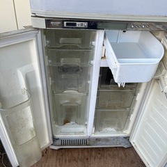 SHARP 冷蔵庫の画像
