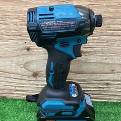 【SIW】makita マキタ TD002GRDX 青 40Vmax充電式インパクトドライバ バッテリー2個、充電器付き【未使用品】の画像