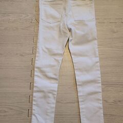 【新品未使用】GU 白 ホワイト スキニーパンツ 120cm キッズ 子供服の画像