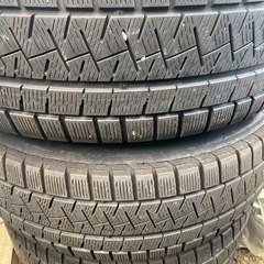 235/60R18タイヤホイールの画像