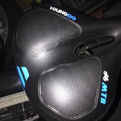 クロスバイク　白の画像