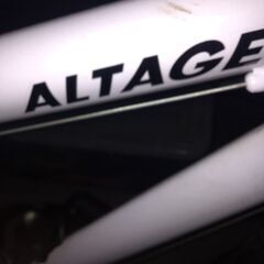 クロスバイク　白の画像