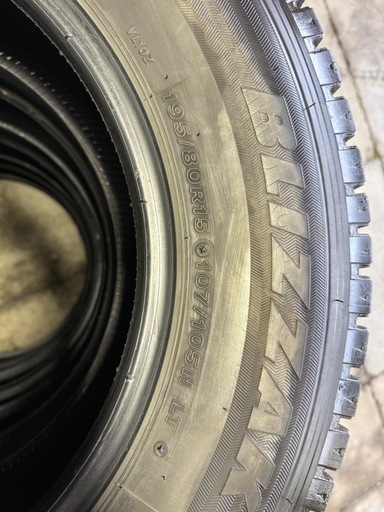 ブリヂストン　ブリザック　VL10
　LT ハイエースなどに