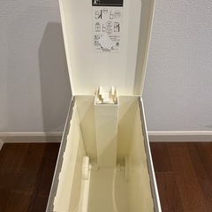 ペダル付き収納 又は ゴミ箱
 の画像