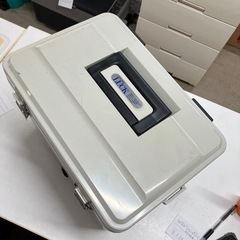 2511-239 SHUWA レジャークーラー「LUCK12」 キズ汚れ有りの画像