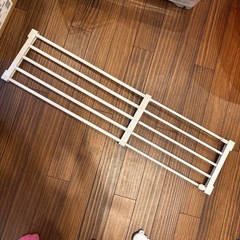 突っ張り式棚／突っ張り棒の画像