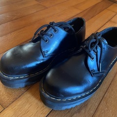 dr. martens 靴 ブーツ の画像