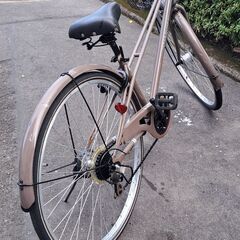 【リサイクルショップどりーむ天保山店】No.536　自転車　27インチ　7段切り替え・ＬＥＤオートライト・鍵付き🎵　歯飛び有り😢の画像