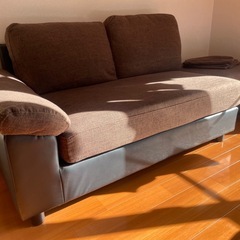 シックなソファー、状態良好です！の画像