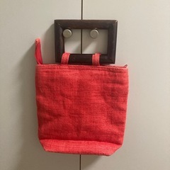 赤　バッグの画像