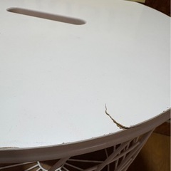 K1003 IKEA 収納テーブル ヒビ割れ有の画像