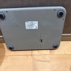 OMRON オムロン　体重計　の画像